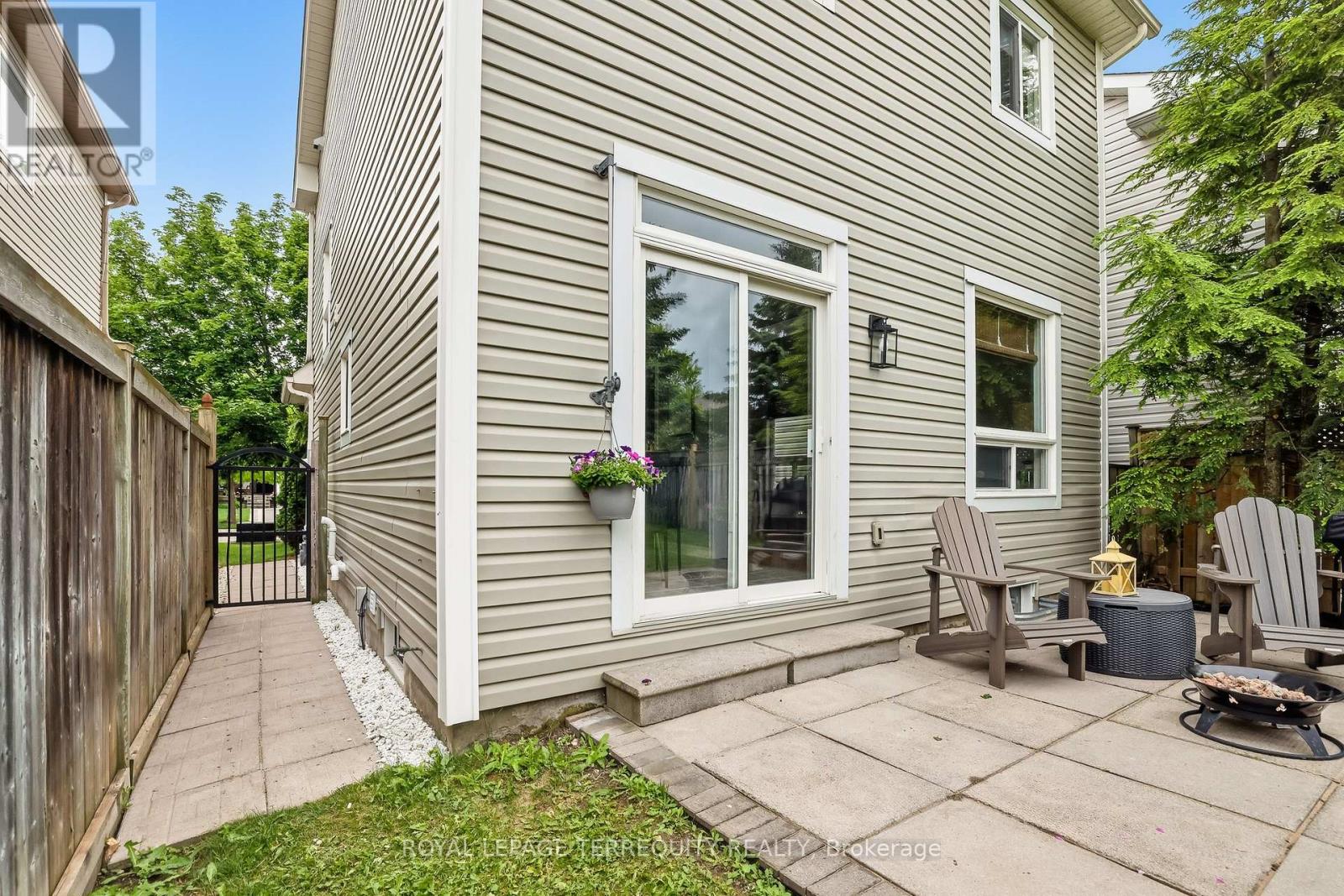 8 Sinden Drive, Whitby, Ontario  L1M 2B8 - Photo 36 - E13650666