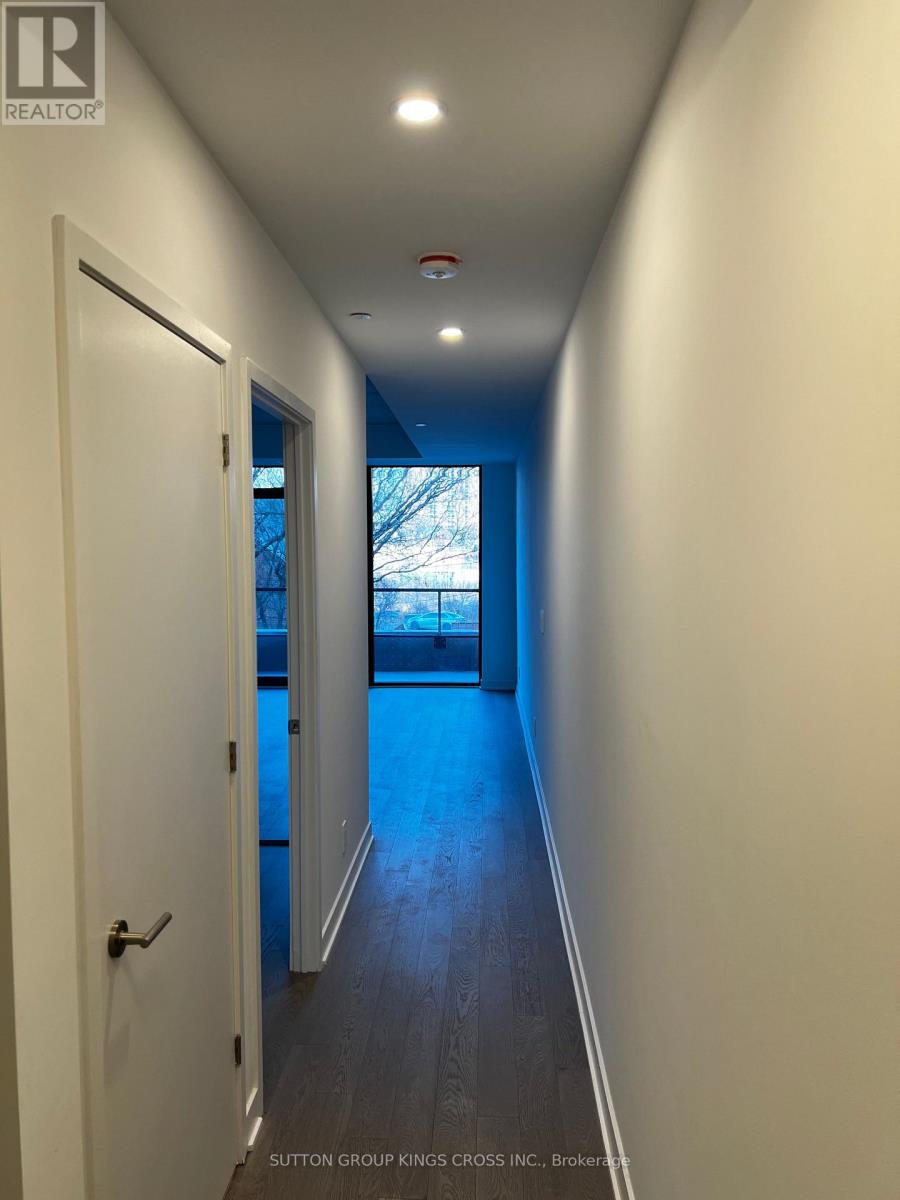 215 - 2720 Dundas Street W, Toronto, Ontario  M6P 1Y2 - Photo 3 - W13650328