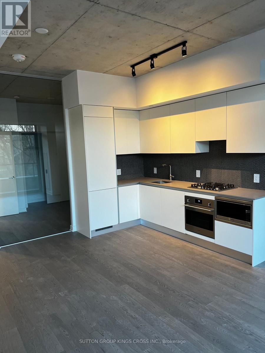 215 - 2720 Dundas Street W, Toronto, Ontario  M6P 1Y2 - Photo 11 - W13650328