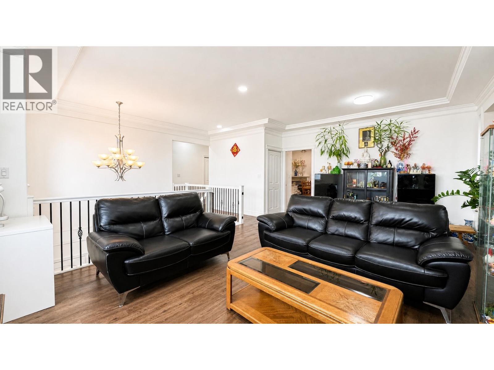 7979 11th Avenue, Burnaby, British Columbia  V3N 2N5 - Photo 3 - R3153766