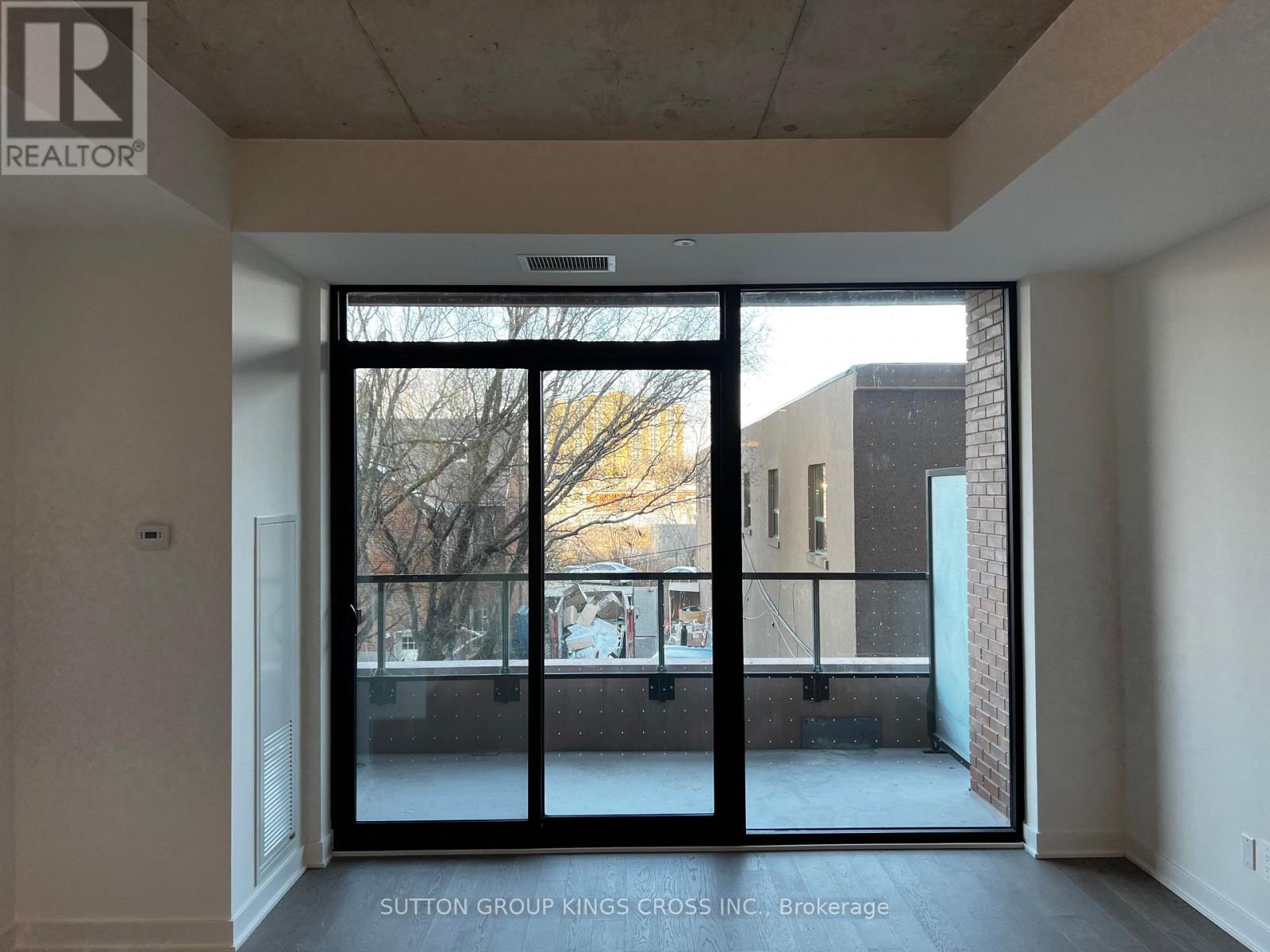215 - 2720 Dundas Street W, Toronto, Ontario  M6P 1Y2 - Photo 13 - W13650328