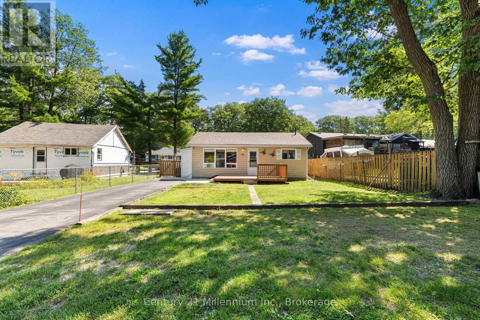 25 Glendale Avenue, Wasaga Beach, Ontario  L9Z 2T1 - Photo 4 - S13651848