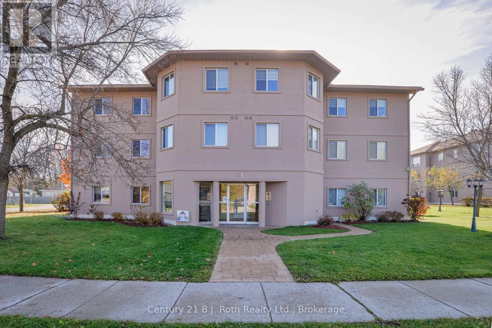 207 - 125 BOND STREET, orillia, Ontario