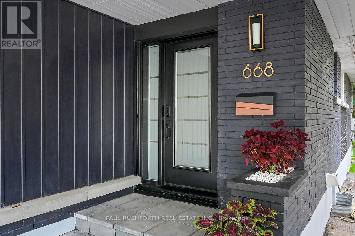 668 Fraser Avenue, Ottawa, Ontario  K2A 2R8 - Photo 2 - X13517846