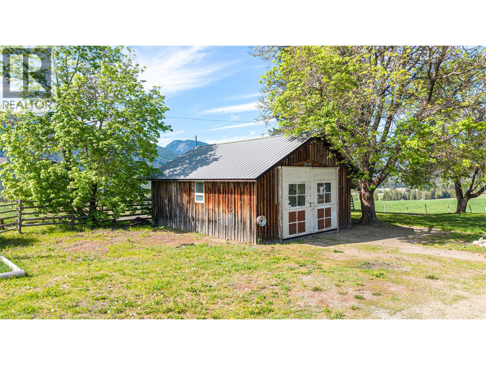 43 Sigalet Road, Lumby, British Columbia  V0E 2G6 - Photo 4 - 10371756