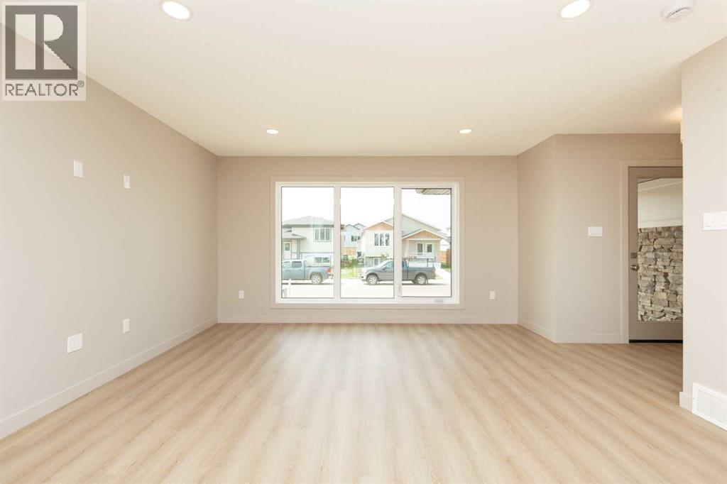 757 Riverhills Landing W, Lethbridge, Alberta  T1K 8H8 - Photo 5 - A2333289