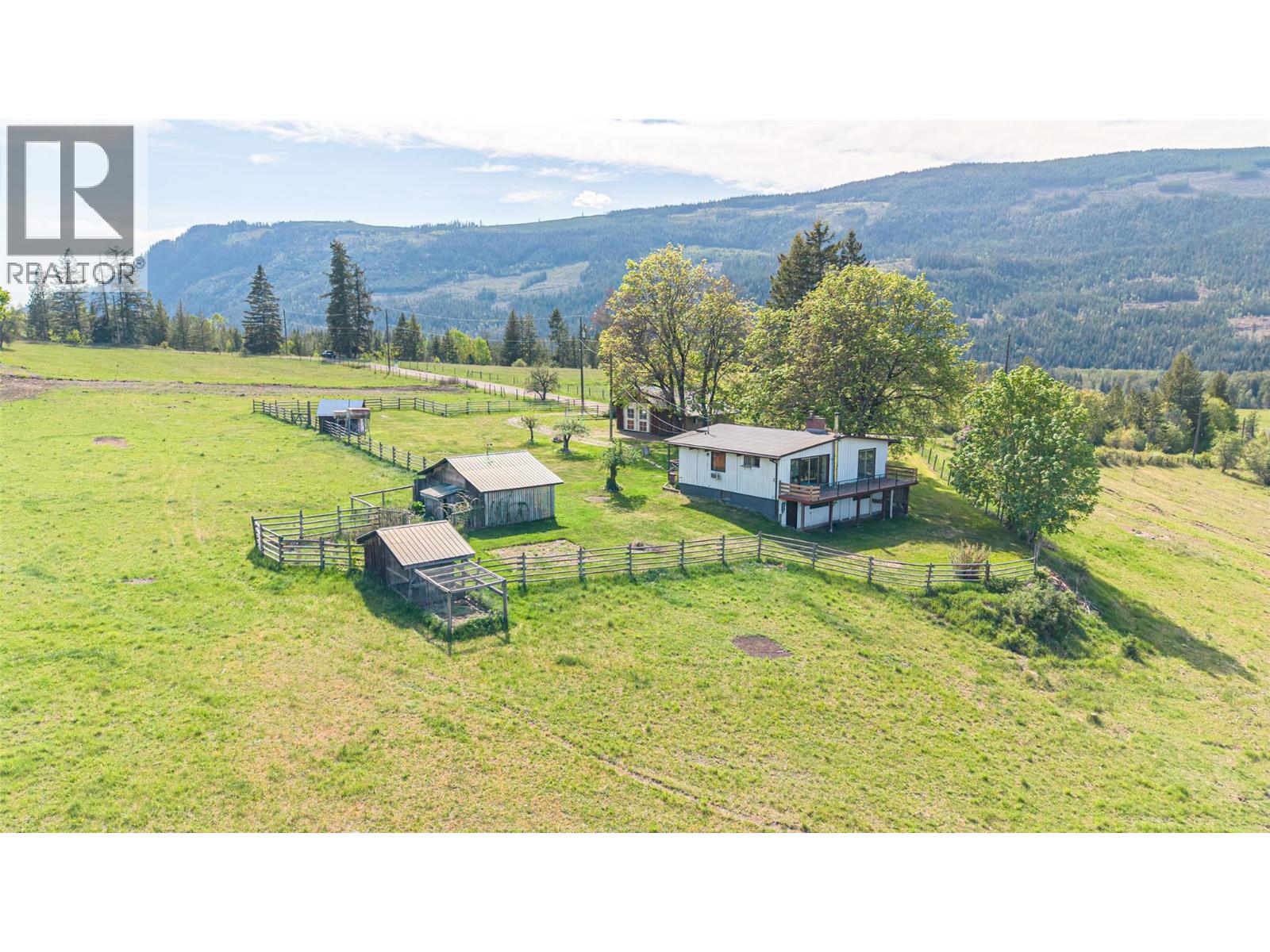 43 Sigalet Road, Lumby, British Columbia  V0E 2G6 - Photo 4 - 10376662
