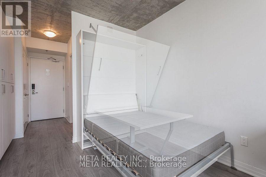 530 - 1900 SIMCOE STREET N