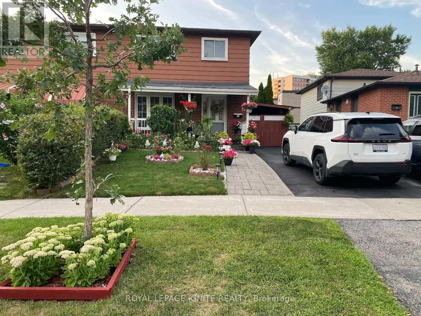 83 Coxworth Crescent, Toronto, Ontario  M1B 1E2 - Photo 2 - E13651918