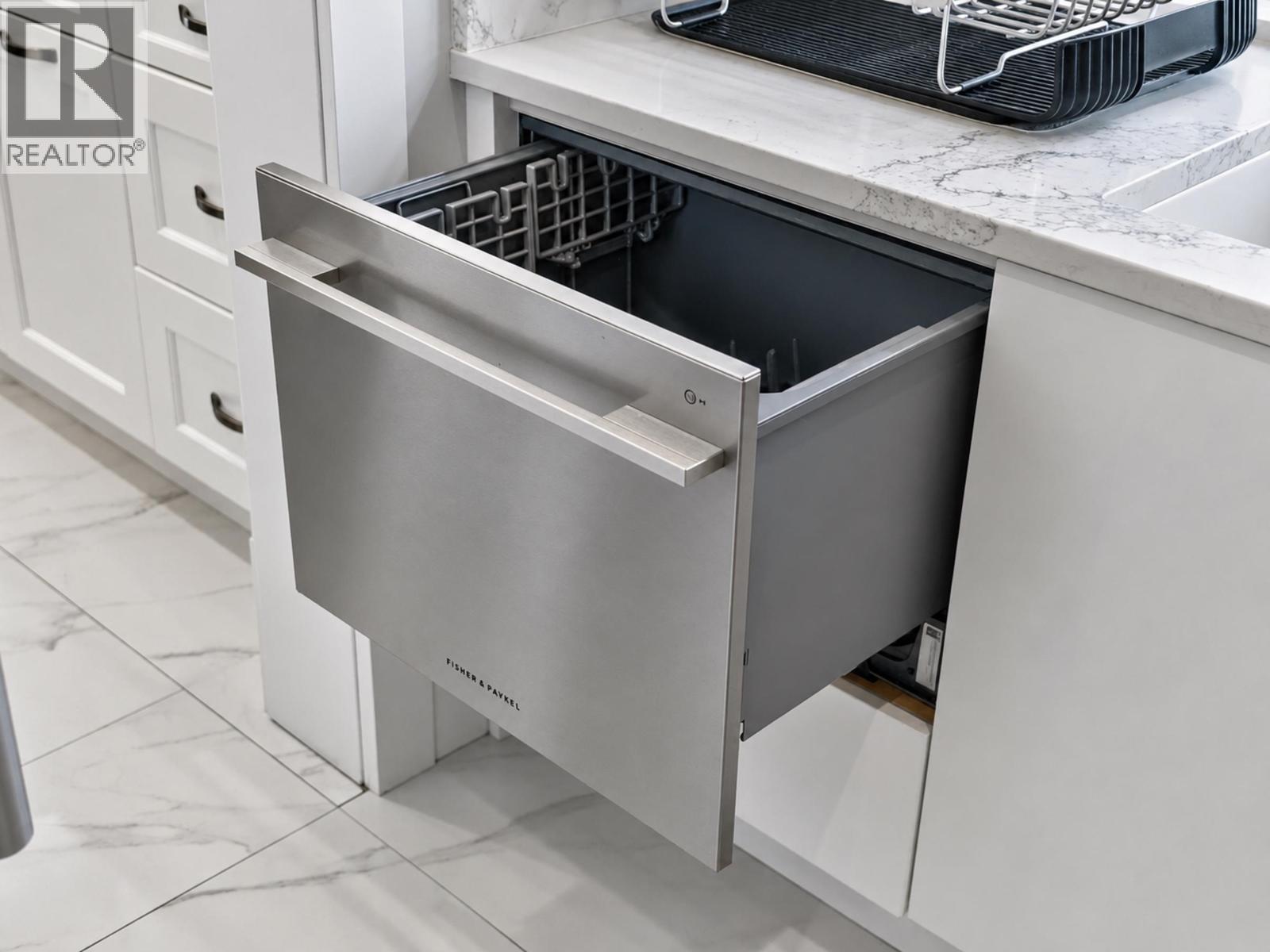 8080 Fairdell Crescent, Richmond, British Columbia  V7C 1W4 - Photo 23 - R3153721