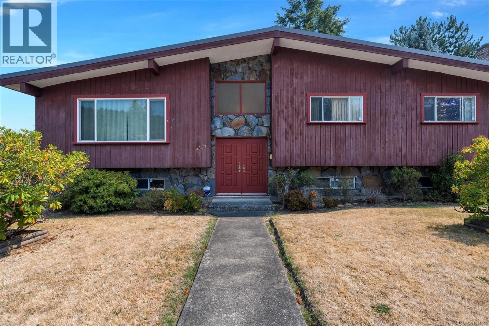 4333 Ramsay Pl, Saanich, British Columbia V8N 4Y8 - Photo 2 - 1044854