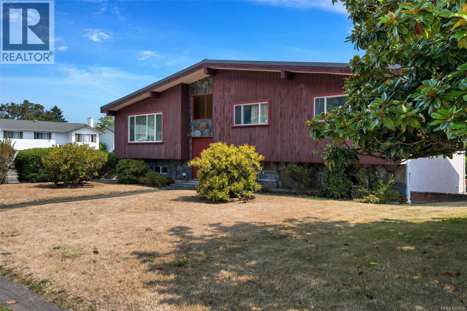 4333 Ramsay Pl, Saanich, British Columbia V8N 4Y8 - Photo 3 - 1044854
