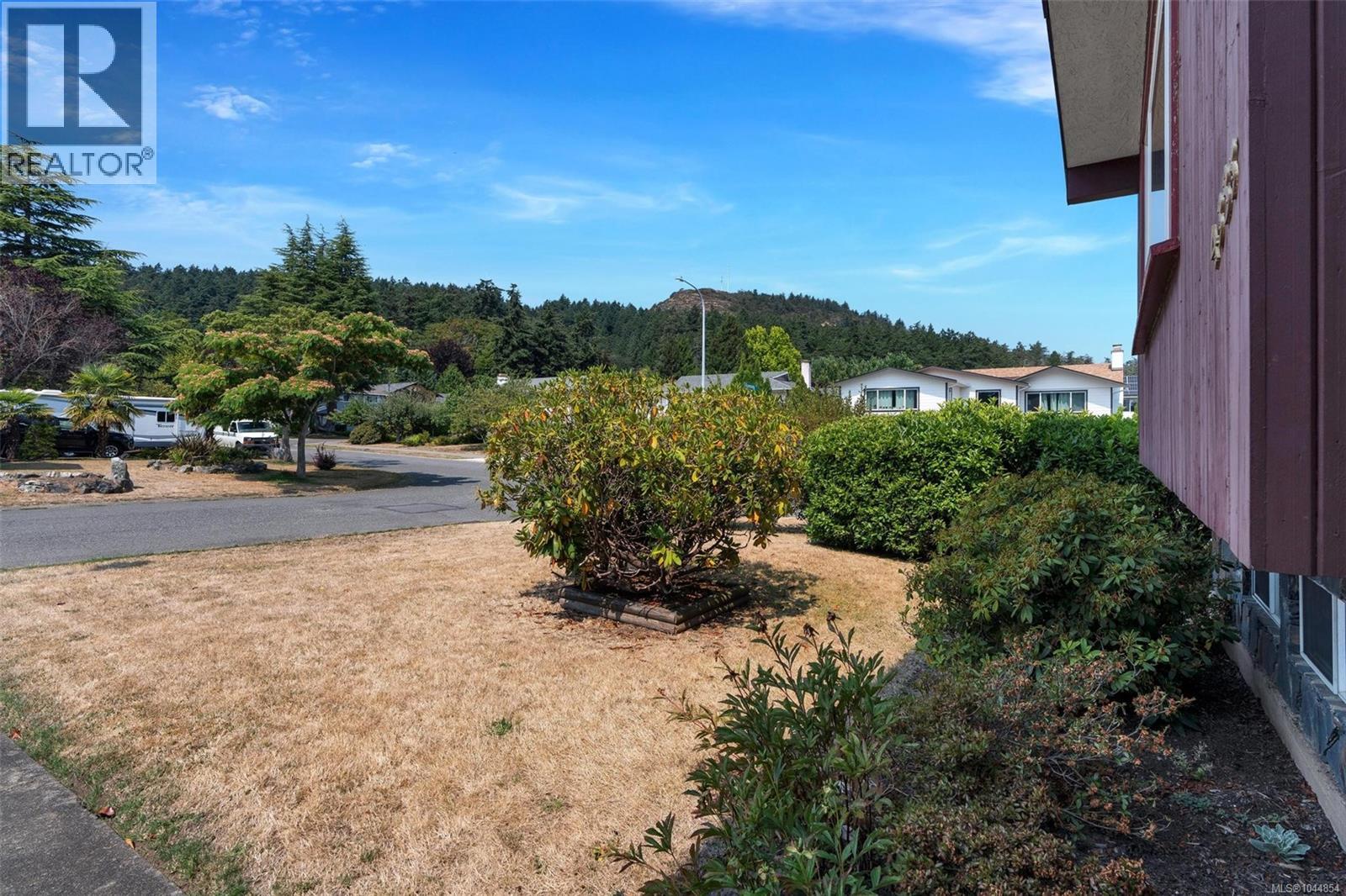 4333 Ramsay Pl, Saanich, British Columbia V8N 4Y8 - Photo 4 - 1044854