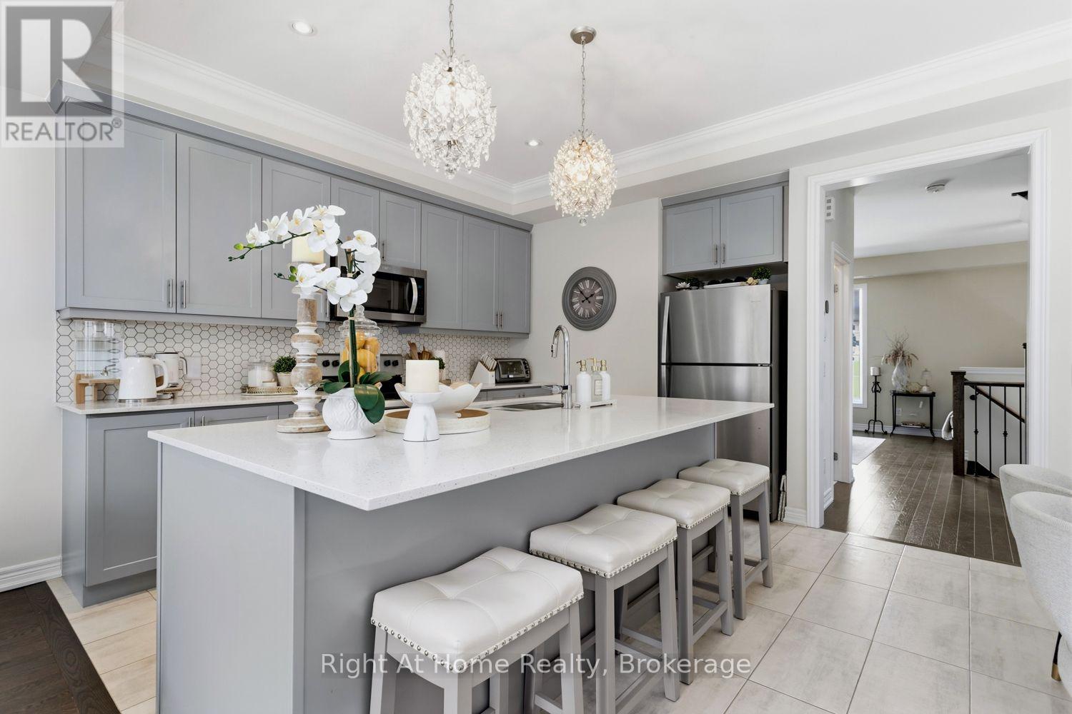 89 Elkington Crescent, Whitby, Ontario  L1P 0L7 - Photo 13 - E13651254