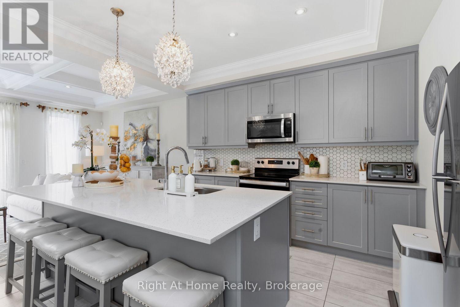 89 Elkington Crescent, Whitby, Ontario  L1P 0L7 - Photo 14 - E13651254