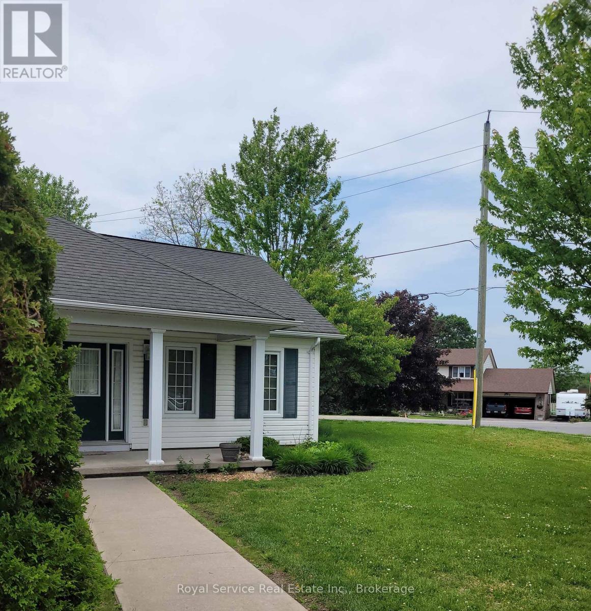 102 - 325 Densmore Road, Cobourg, Ontario  K9A 0E4 - Photo 2 - X13434134