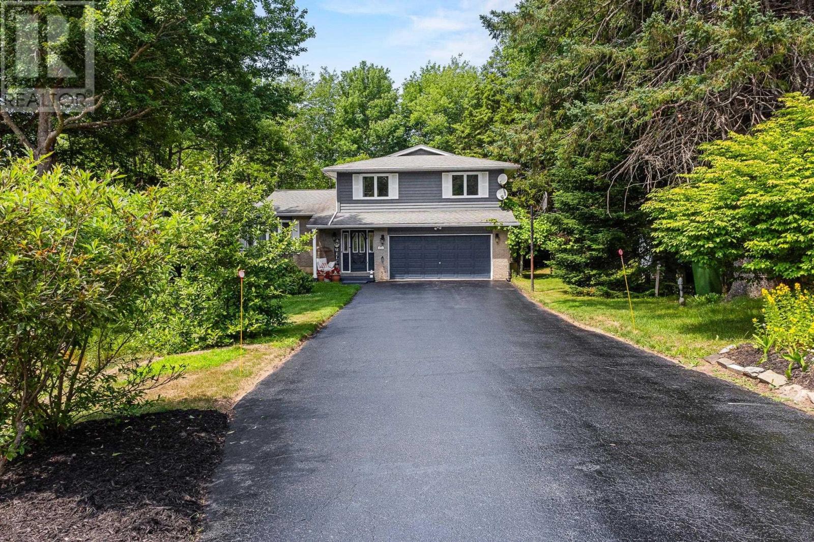 15 Archibald Drive, Fall River, Nova Scotia
