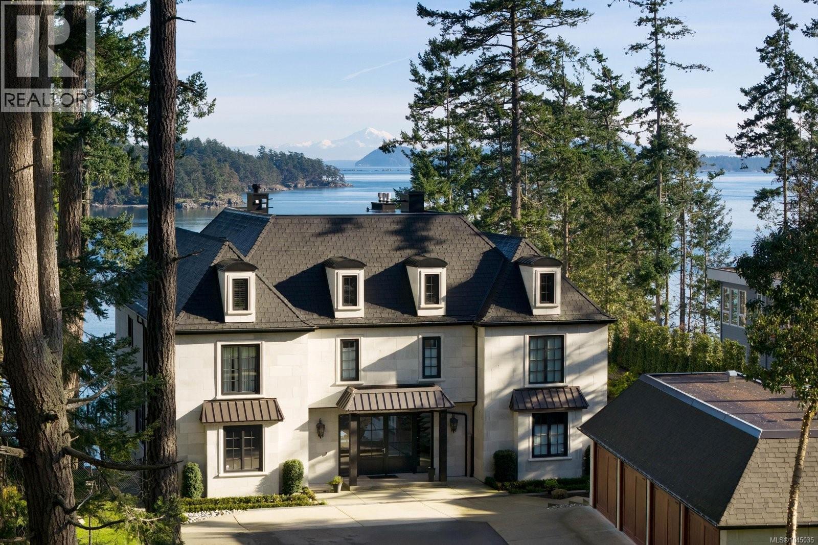 10865 Fernie Wynd Rd, North Saanich, British Columbia