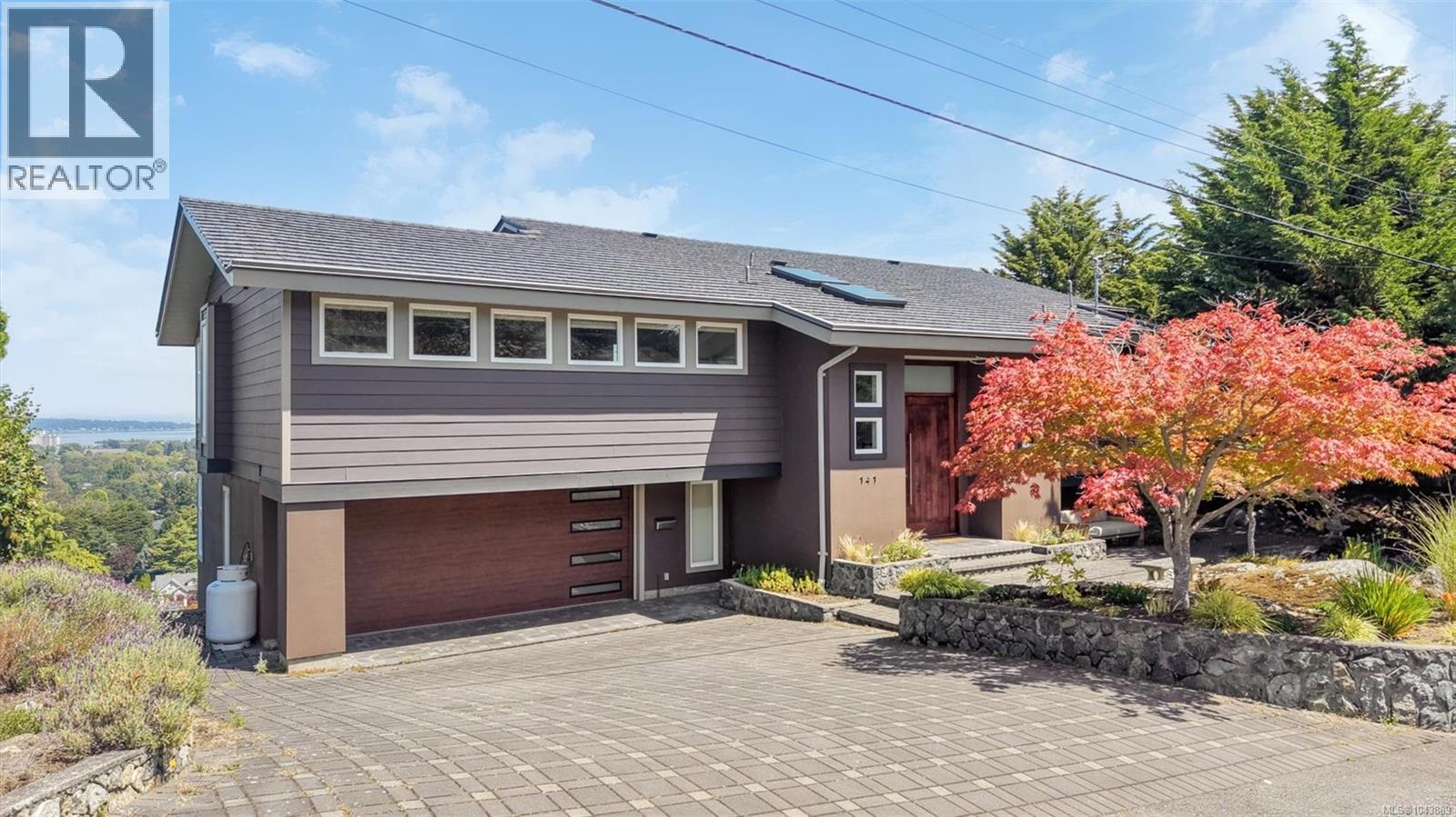 141 Denison Rd, Oak Bay, British Columbia V8S 4K2 - Photo 2 - 1043889