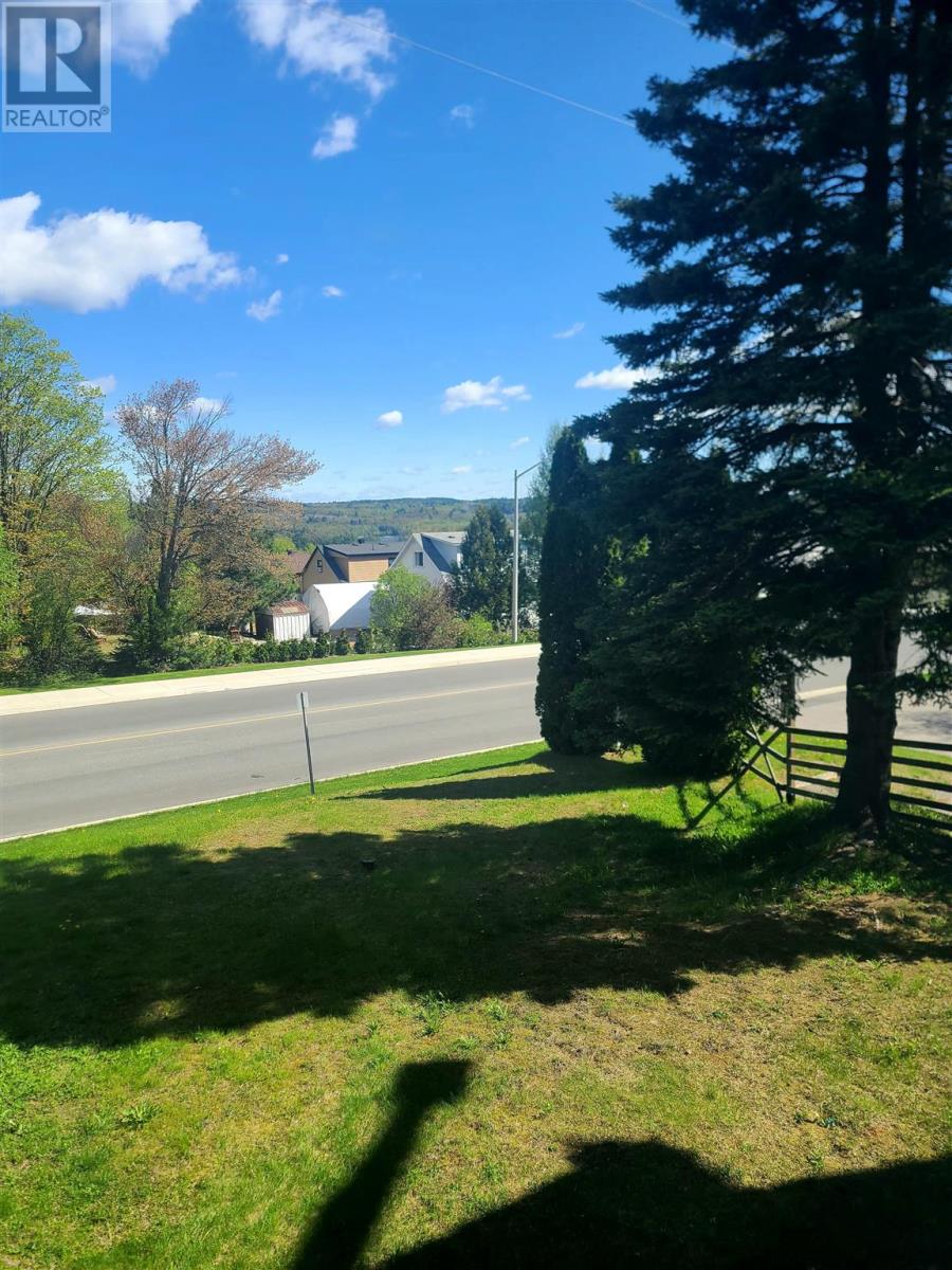 113 Hillside Dr N # 4, Elliot Lake, Ontario P5A 1M8 - Photo 4 - SM260995