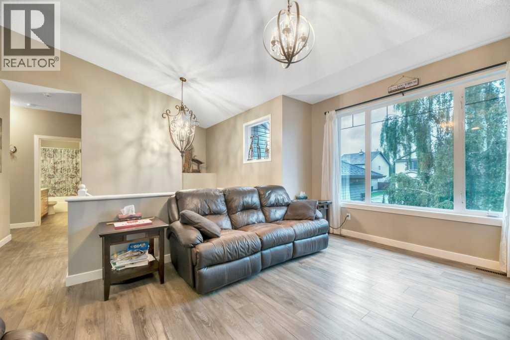 133 Oakmere Point, Chestermere, Alberta  T1X 1M8 - Photo 22 - A2325404