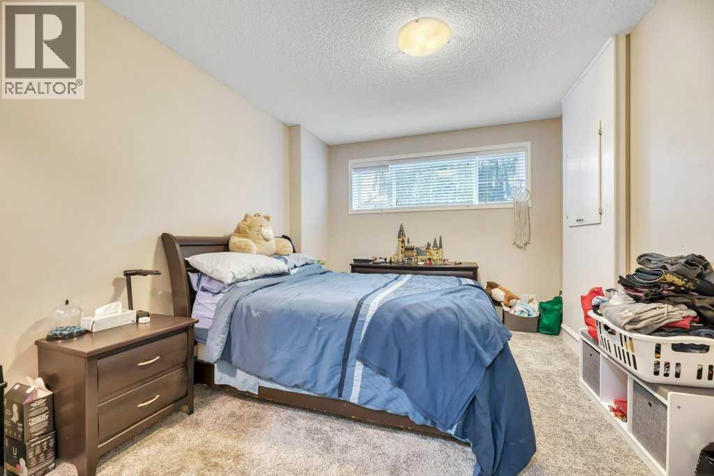 133 Oakmere Point, Chestermere, Alberta  T1X 1M8 - Photo 46 - A2325404