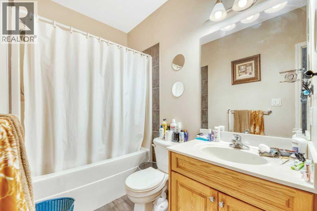 133 Oakmere Point, Chestermere, Alberta  T1X 1M8 - Photo 44 - A2325404