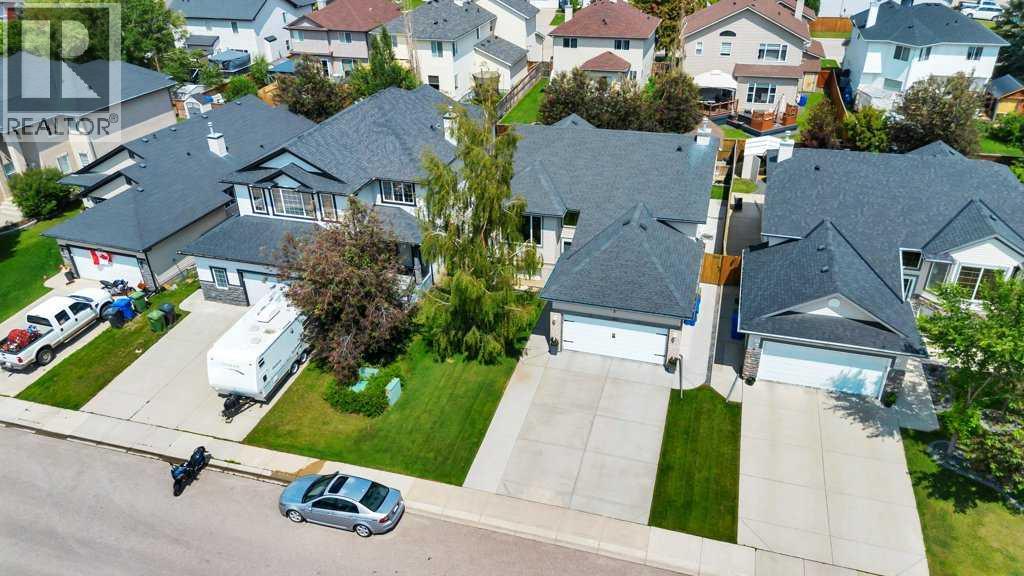 133 Oakmere Point, Chestermere, Alberta  T1X 1M8 - Photo 3 - A2325404