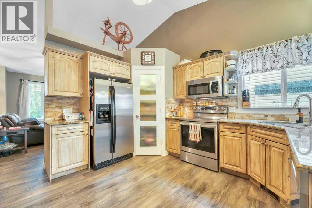 133 Oakmere Point, Chestermere, Alberta  T1X 1M8 - Photo 25 - A2325404