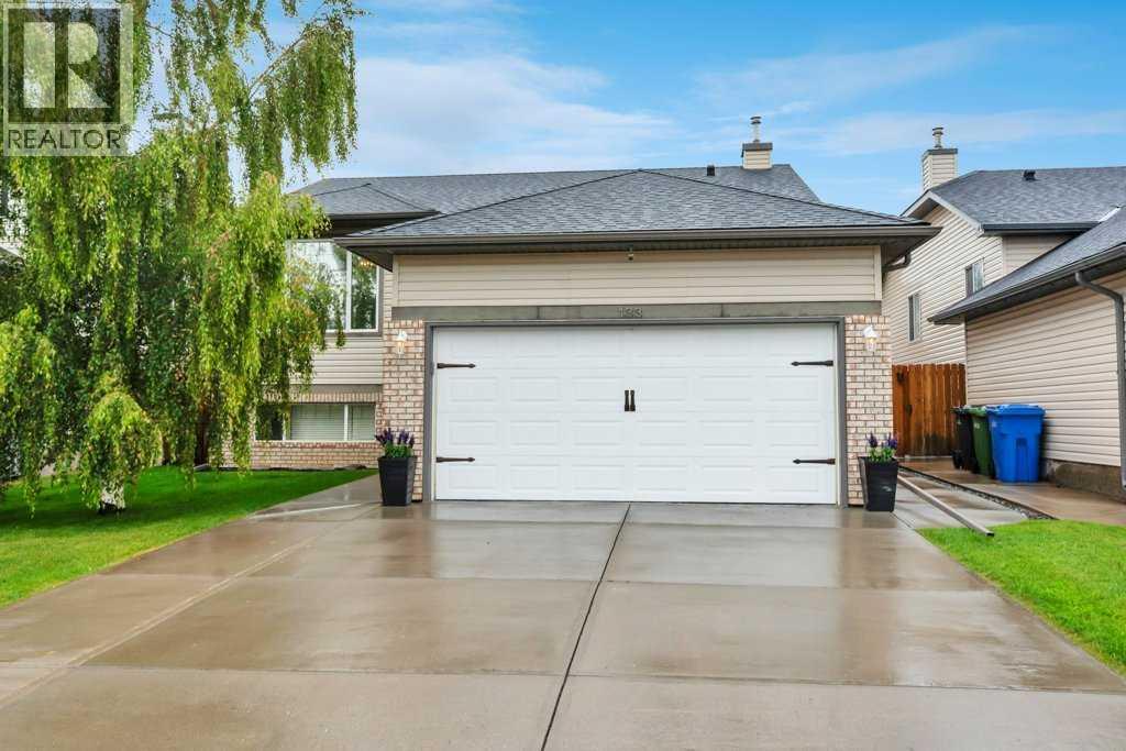 133 Oakmere Point, Chestermere, Alberta