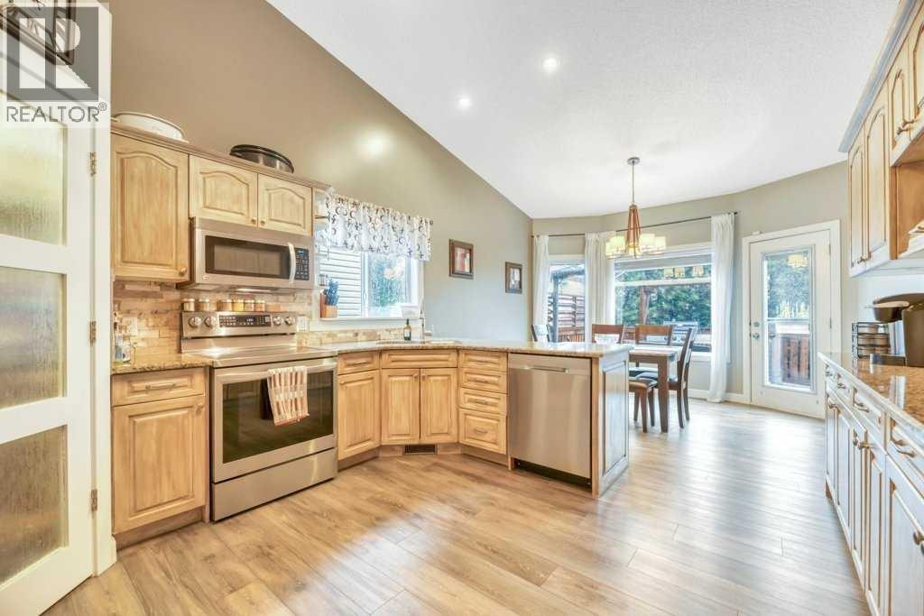 133 Oakmere Point, Chestermere, Alberta  T1X 1M8 - Photo 24 - A2325404
