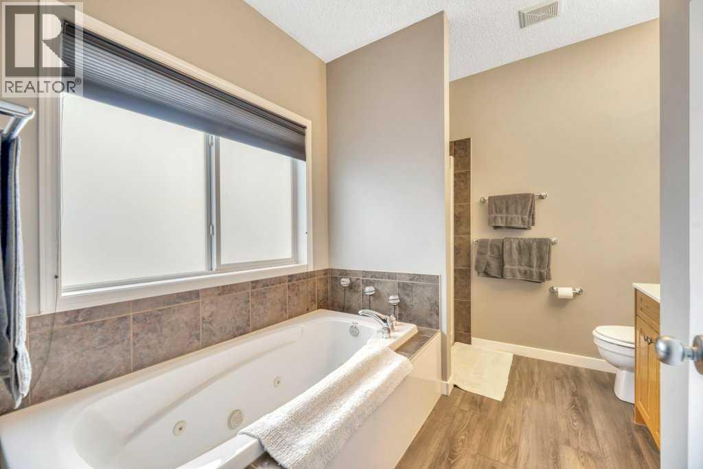 133 Oakmere Point, Chestermere, Alberta  T1X 1M8 - Photo 32 - A2325404