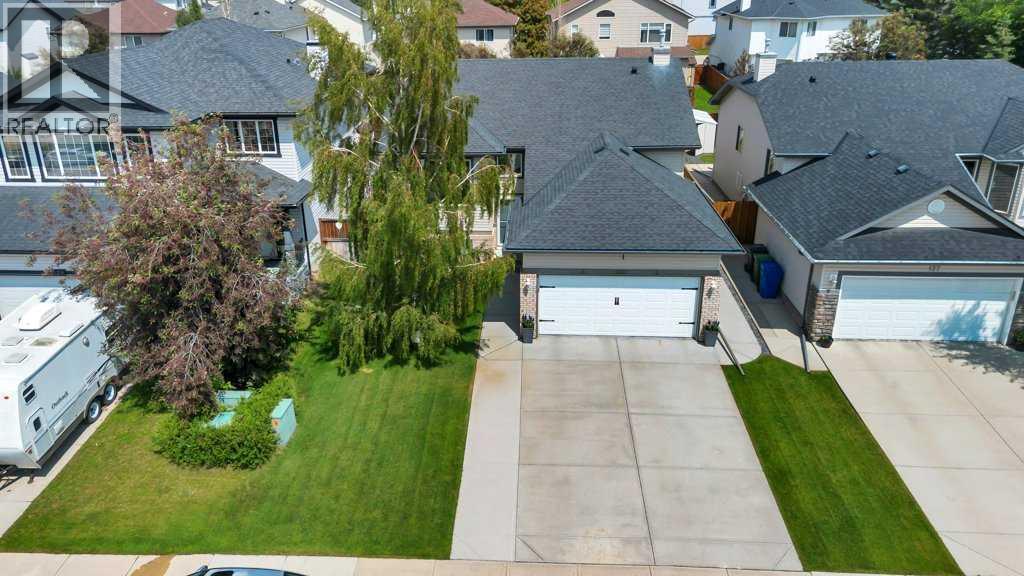 133 Oakmere Point, Chestermere, Alberta  T1X 1M8 - Photo 2 - A2325404