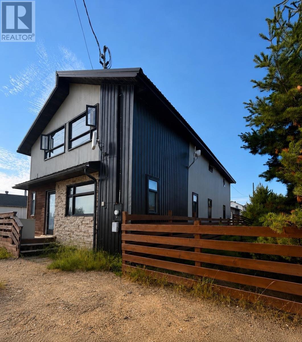 108 First NE Ave, Geraldton, Ontario  P0T 1M0 - Photo 2 - TB2602110