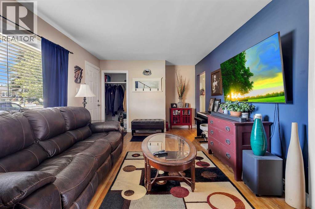 2614 44 Street SE, Calgary, Alberta  T2B 1J6 - Photo 7 - A2333744