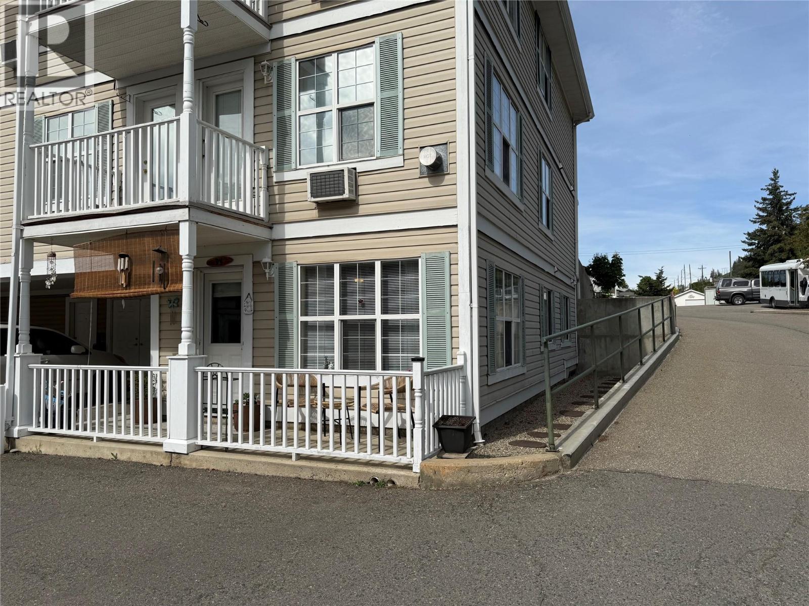 743 Okanagan Avenue Unit# 200, Chase, British Columbia  V0E 1M0 - Photo 2 - 10387133