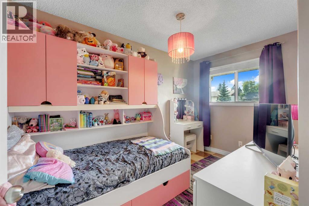 112 Penmeadows Close SE, Calgary, Alberta  T2A 3S2 - Photo 15 - A2335551