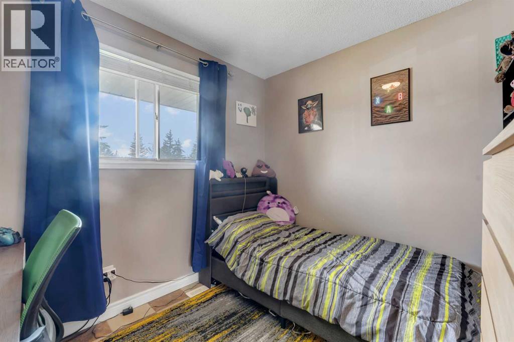 112 Penmeadows Close SE, Calgary, Alberta  T2A 3S2 - Photo 13 - A2335551