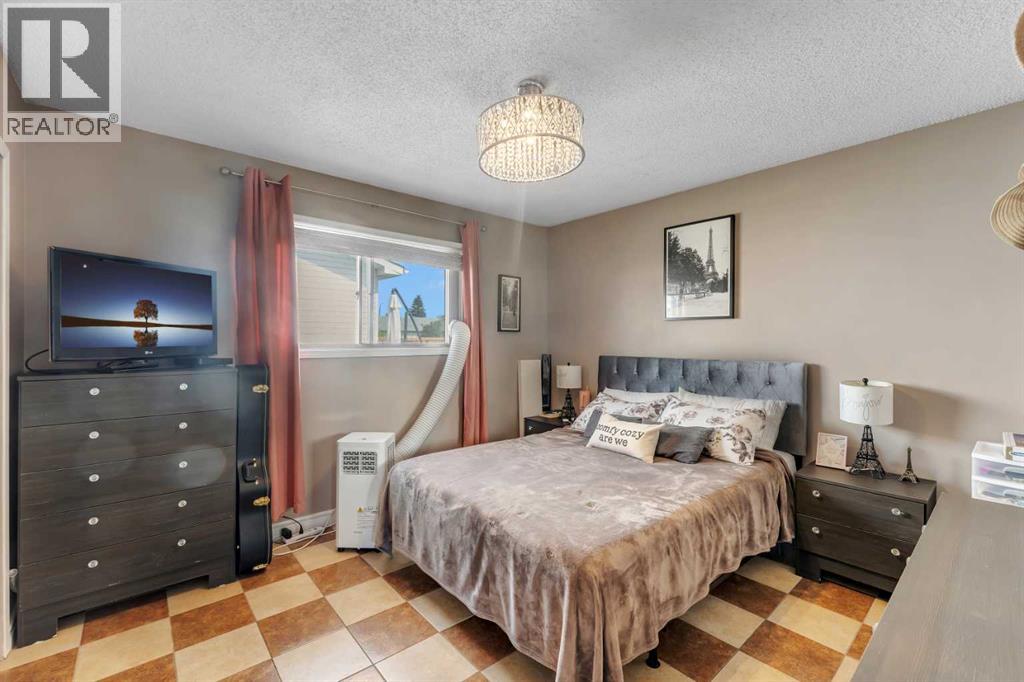 112 Penmeadows Close SE, Calgary, Alberta  T2A 3S2 - Photo 14 - A2335551