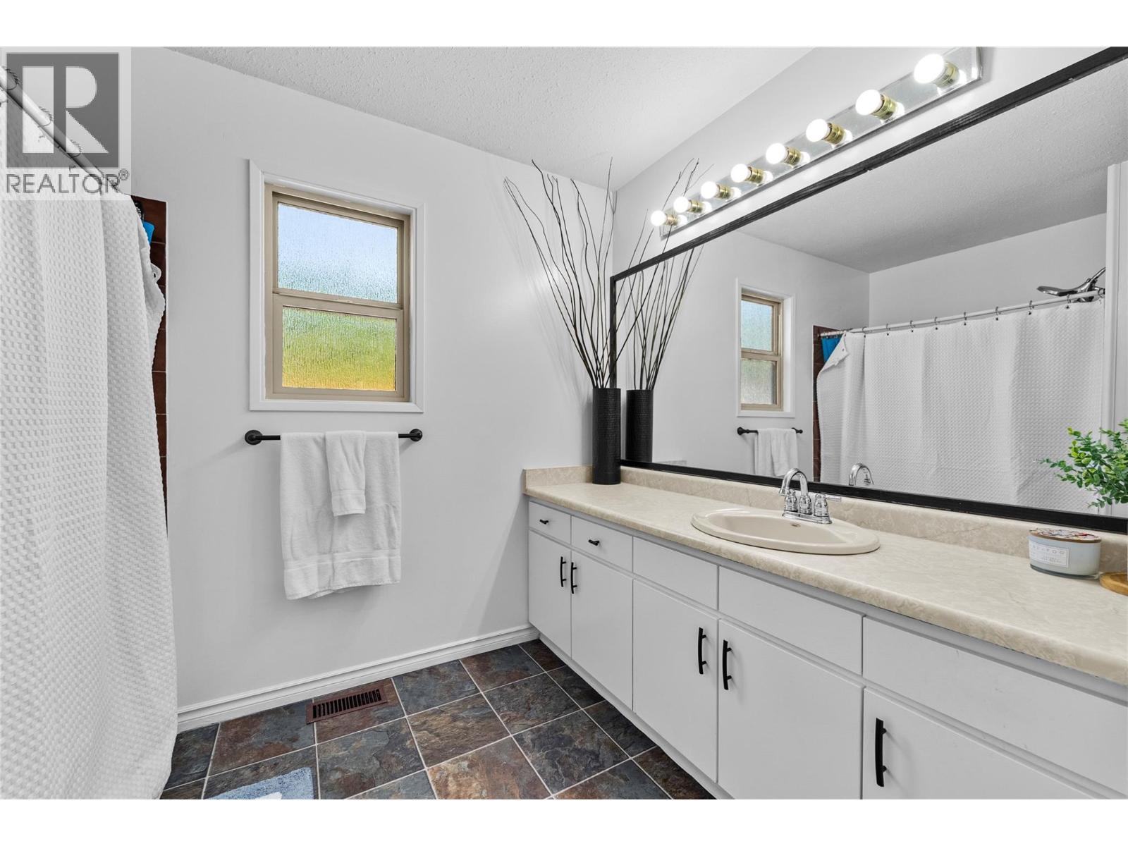 593 Braemar Drive, Kamloops, British Columbia  V1S 1H6 - Photo 24 - 10394703