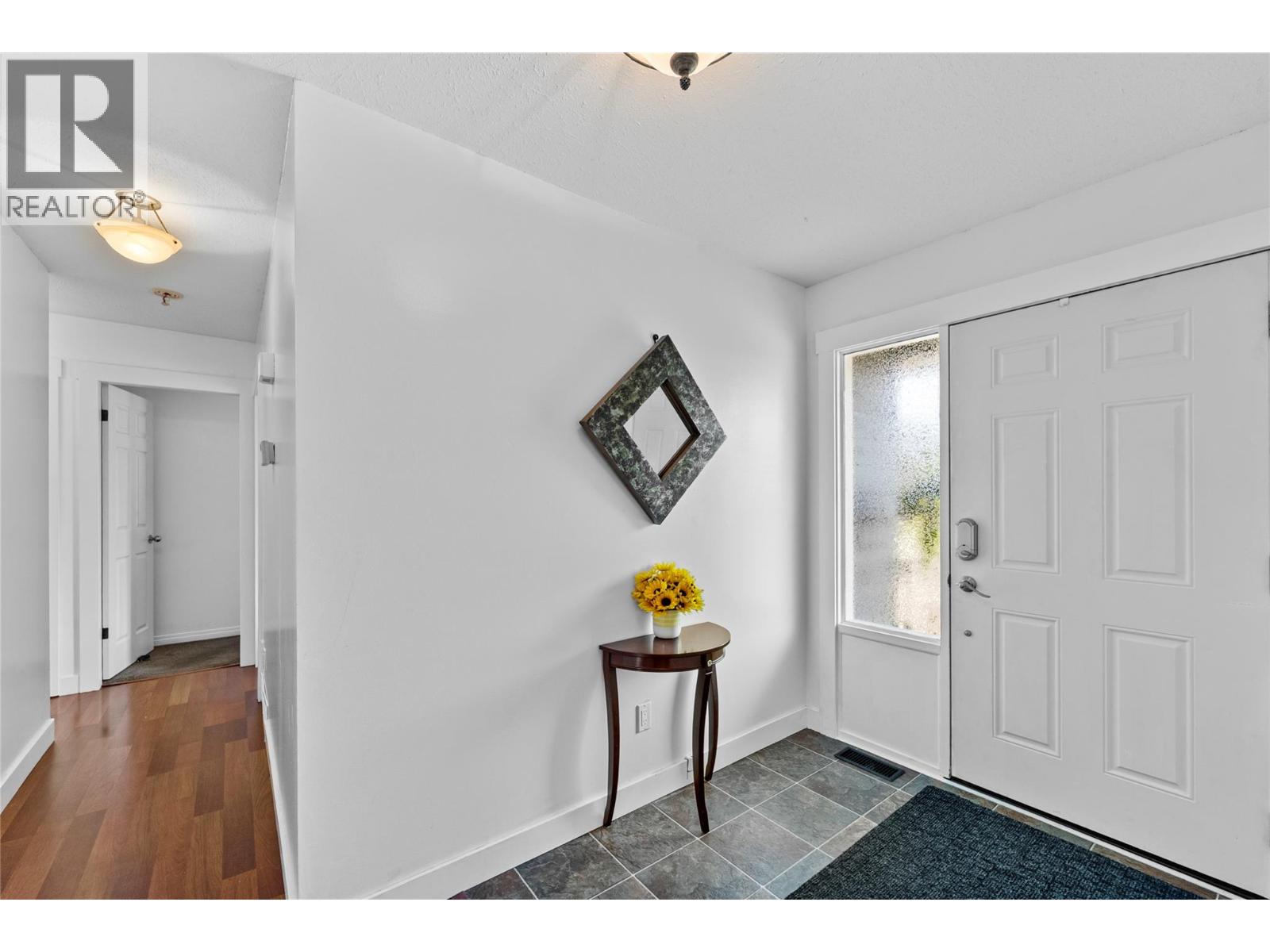 593 Braemar Drive, Kamloops, British Columbia  V1S 1H6 - Photo 4 - 10394703