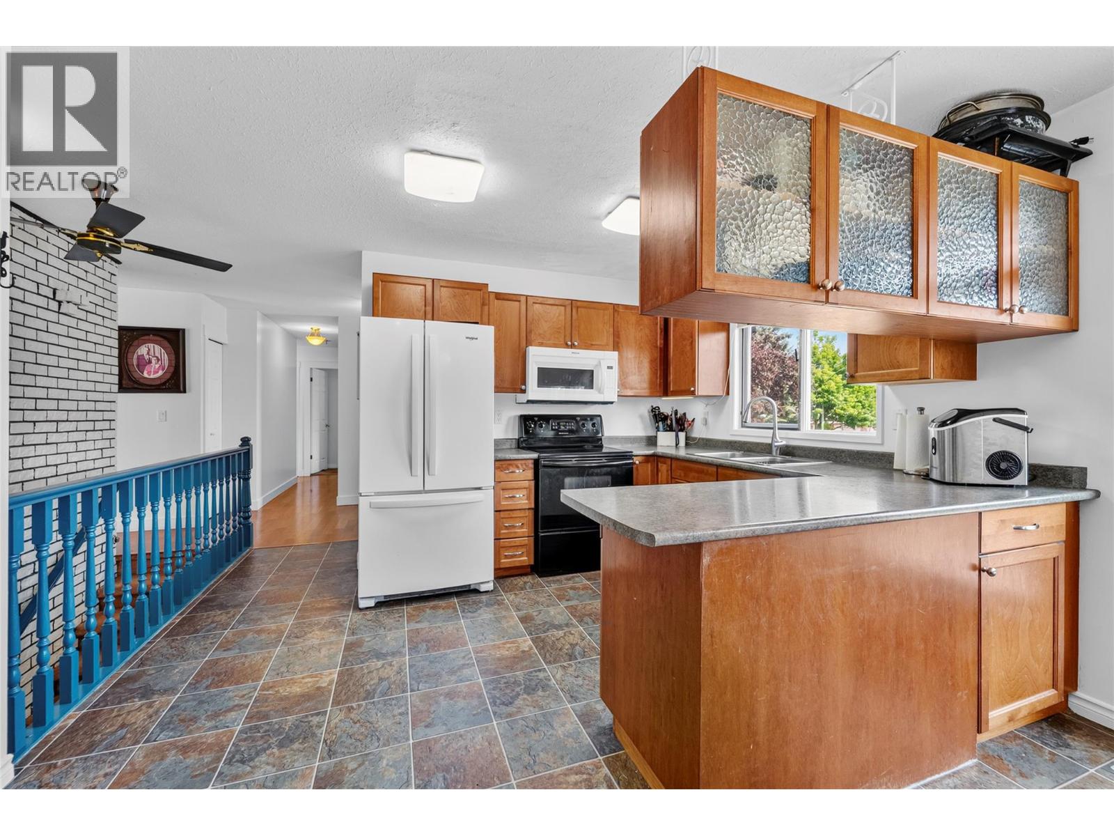 593 Braemar Drive, Kamloops, British Columbia  V1S 1H6 - Photo 6 - 10394703