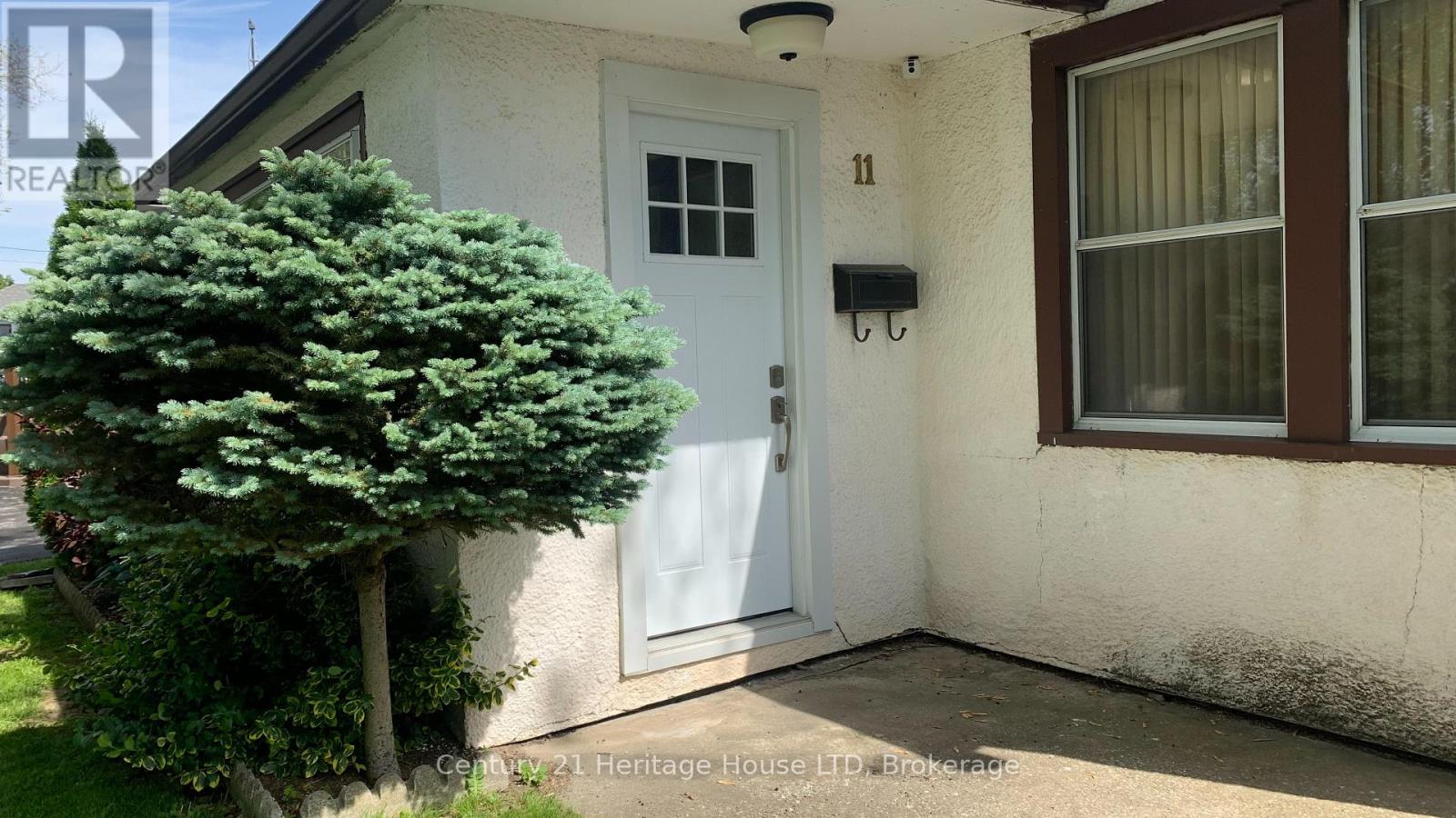 11 Achilles Avenue, Welland, Ontario  L3B 4S3 - Photo 2 - X13651964