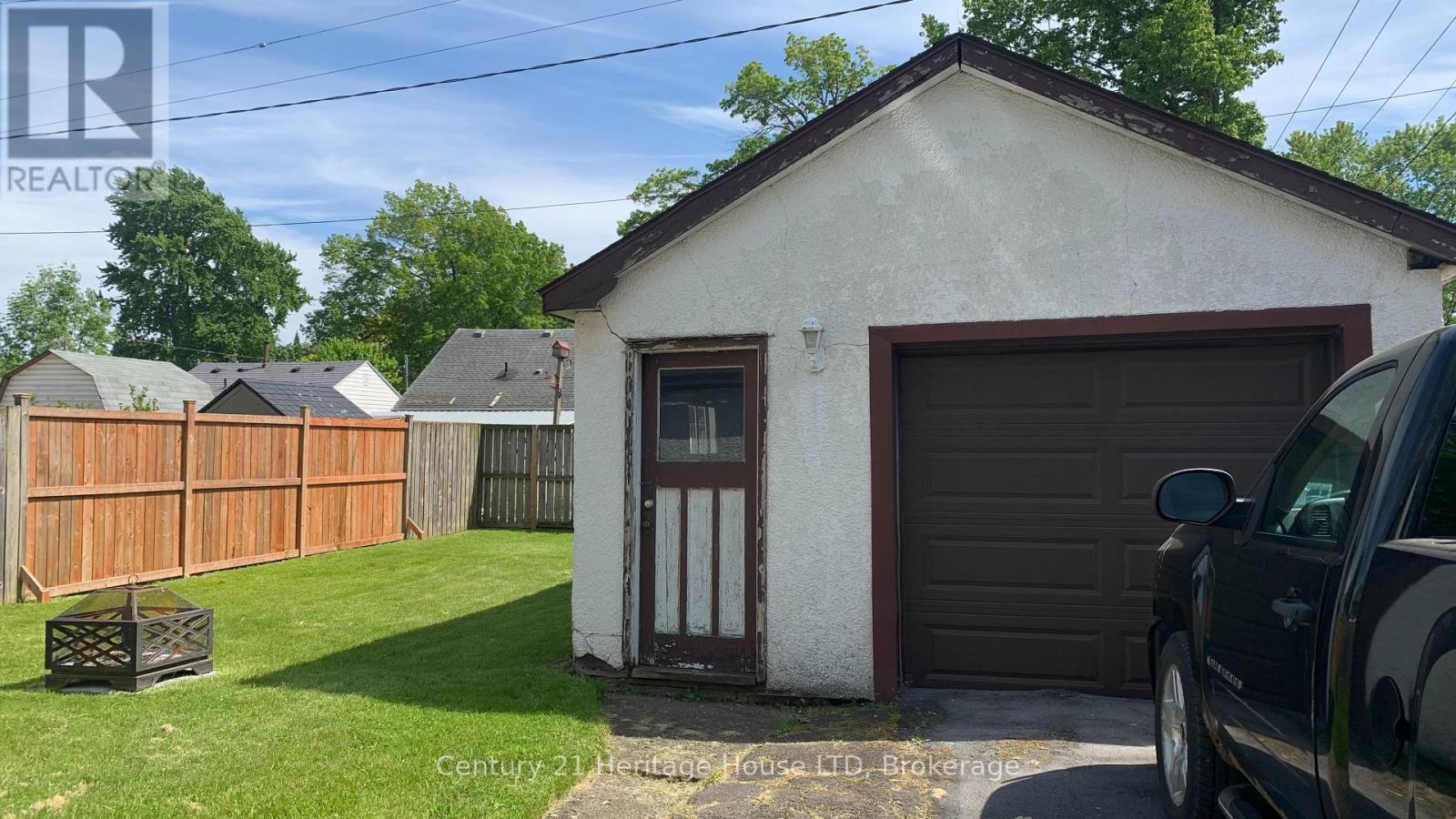 11 Achilles Avenue, Welland, Ontario  L3B 4S3 - Photo 3 - X13651964