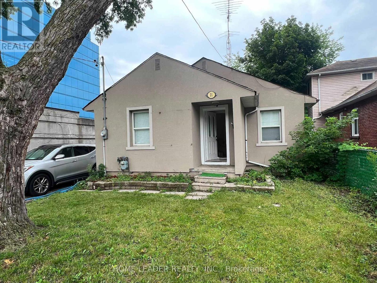 21 FRANKLIN AVENUE, Toronto, Ontario
