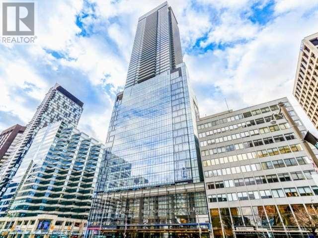 2312 - 488 University Avenue, Toronto, Ontario  M5G 0C1 - Photo 2 - C13651946