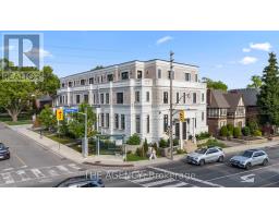 30 HILLHURST BOULEVARD, Toronto, Ontario