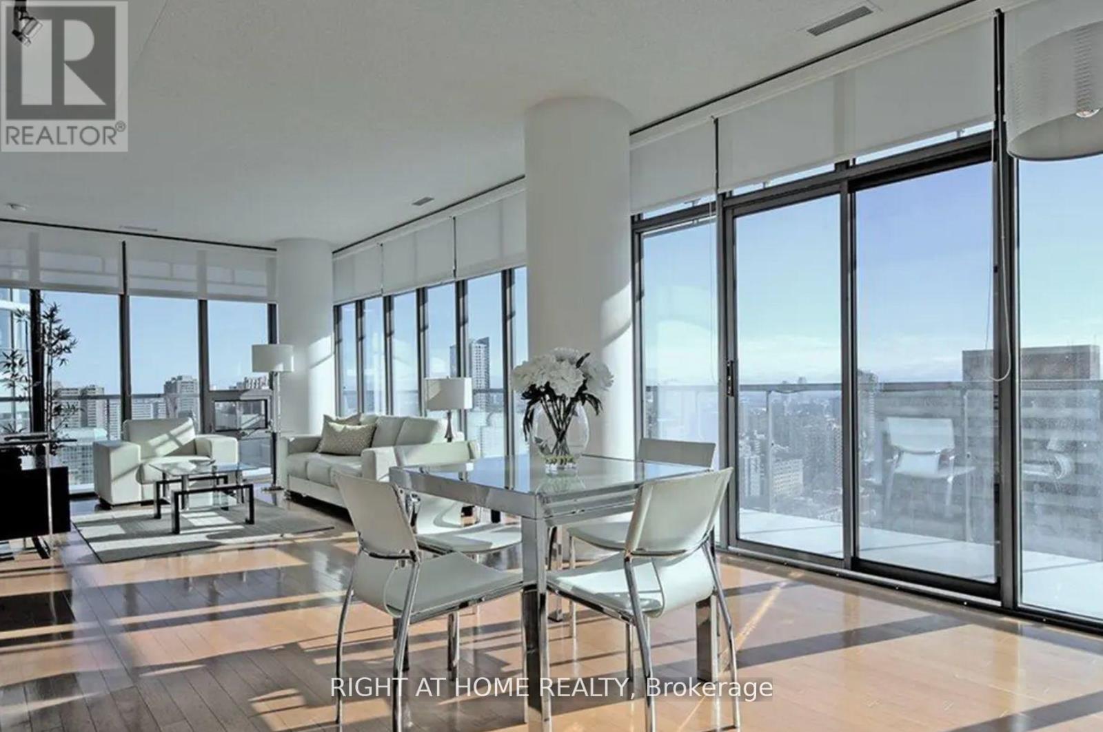 2403 - 33 Charles Street E, Toronto, Ontario  M4Y 0A2 - Photo 3 - C13652034