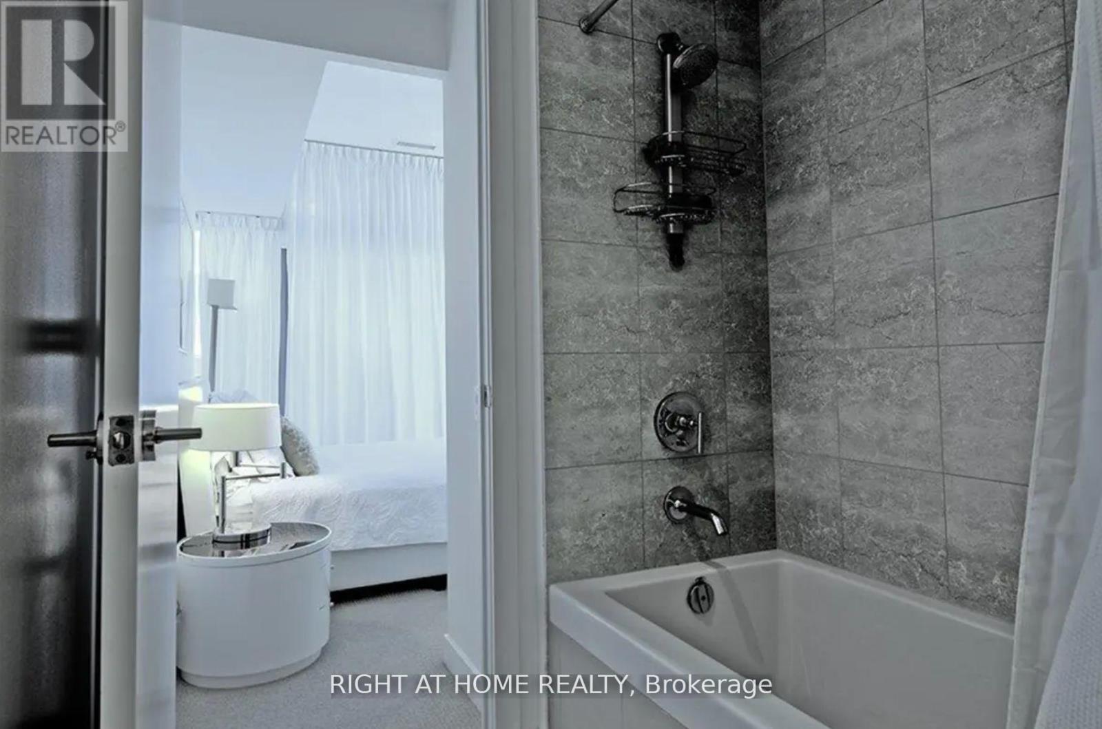 2403 - 33 Charles Street E, Toronto, Ontario  M4Y 0A2 - Photo 6 - C13652034
