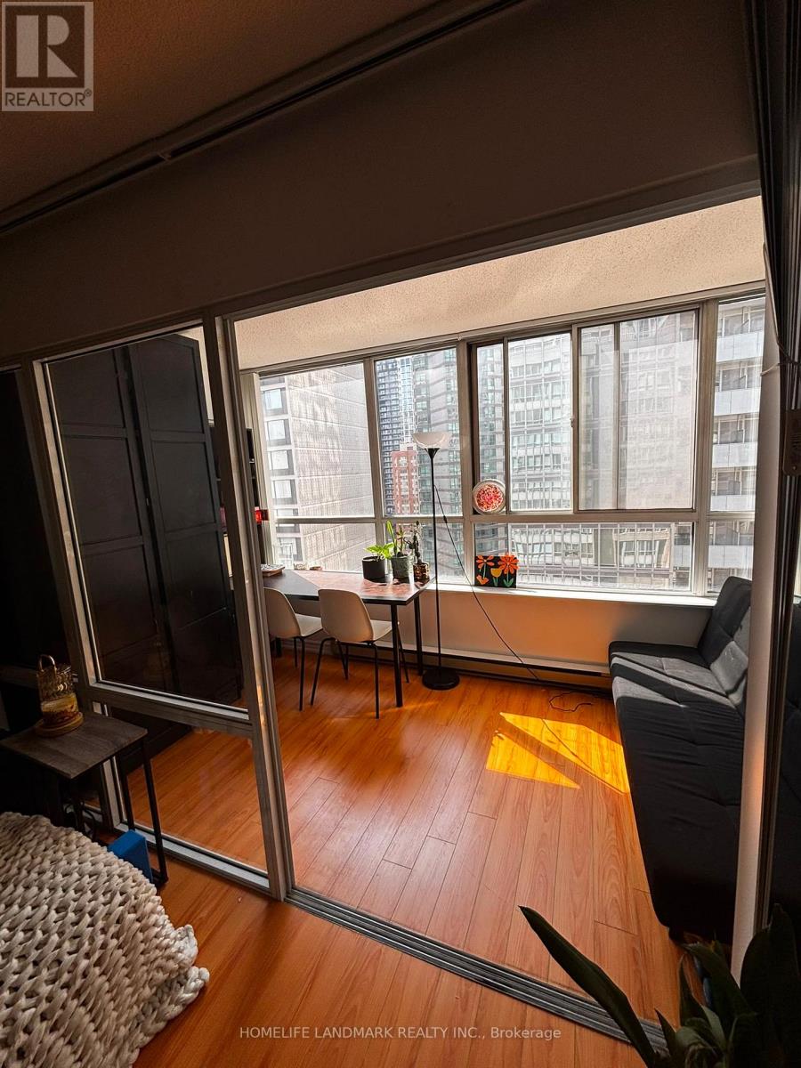 1511 - 44 Gerrard Street W, Toronto, Ontario  M5G 2K2 - Photo 8 - C13652068